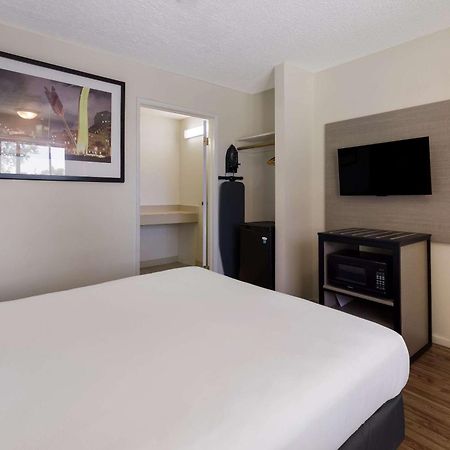 Rodeway Inn Livermore Esterno foto